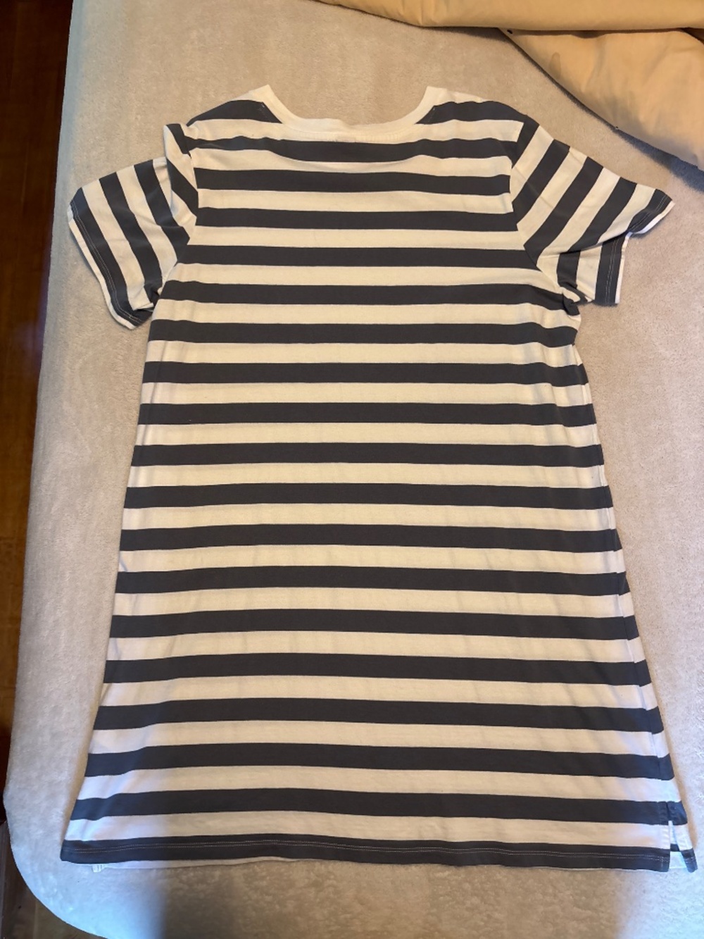 Dress - Picture 2 of 4